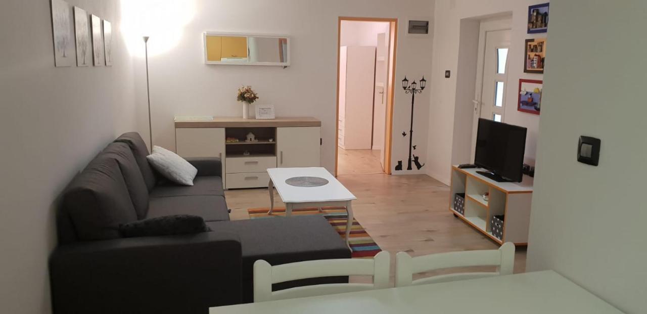 Apartment Asja Old City Center Pula Exterior photo